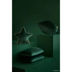 Coussin étoile Aristote Velvet Jungle Green -Joli Nid Magasin aristote star velvet cushion 40x40 jungle green nobodinoz OE
