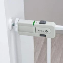 Safety 1st Barrière De Sécurité Enfant - Easy Close - Metal White -Joli Nid Magasin barriere u pressure easy close metal white safety 1st OB