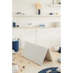 Matelas De Sol Bebop Blue Thin Stripes Natural -Joli Nid Magasin bebop foldable mattress 100x100 nobodinoz 303576 OG