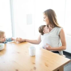 Ergobaby Écharpe De Portage Aura - Gris Rayé -Joli Nid Magasin echarpe de portage aura gris raye ergobaby OC