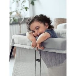 BabyBjörn Lit Parapluie Light Argent -Joli Nid Magasin lit parapluie light argent babybjorn OE