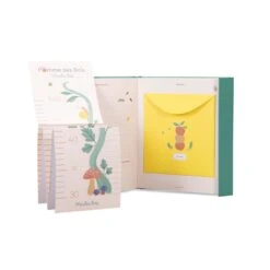 Moulin Roty Livre De Naissance Pomme Des Bois -Joli Nid Magasin livre de naissance pomme des bois 80 pages moulin roty OE