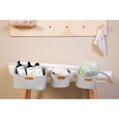 Childhome Lot De 3 Paniers à Suspendre Gris 17 Childhome Lot De 3 Paniers à Suspendre Gris -Joli Nid Magasin paniers a suspendre set de 3 gris clair childhome OH