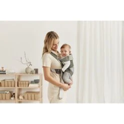 BabyBjörn Porte Bébé Mini Coton Kaki Vert 12 BabyBjörn Porte Bébé Mini Coton Kaki Vert -Joli Nid Magasin porte bebe mini coton kaki vert babybjorn OE