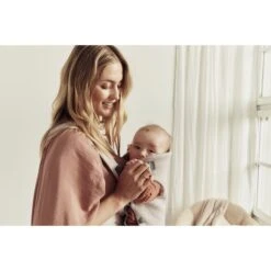 BabyBjörn Porte Bébé Mini Jersey 3D Beige Clair -Joli Nid Magasin porte bebe mini jersey 3dbeige clair babybjorn OG