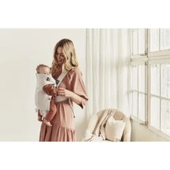 BabyBjörn Porte Bébé Mini Jersey 3D Beige Clair -Joli Nid Magasin porte bebe mini jersey 3dbeige clair babybjorn OI